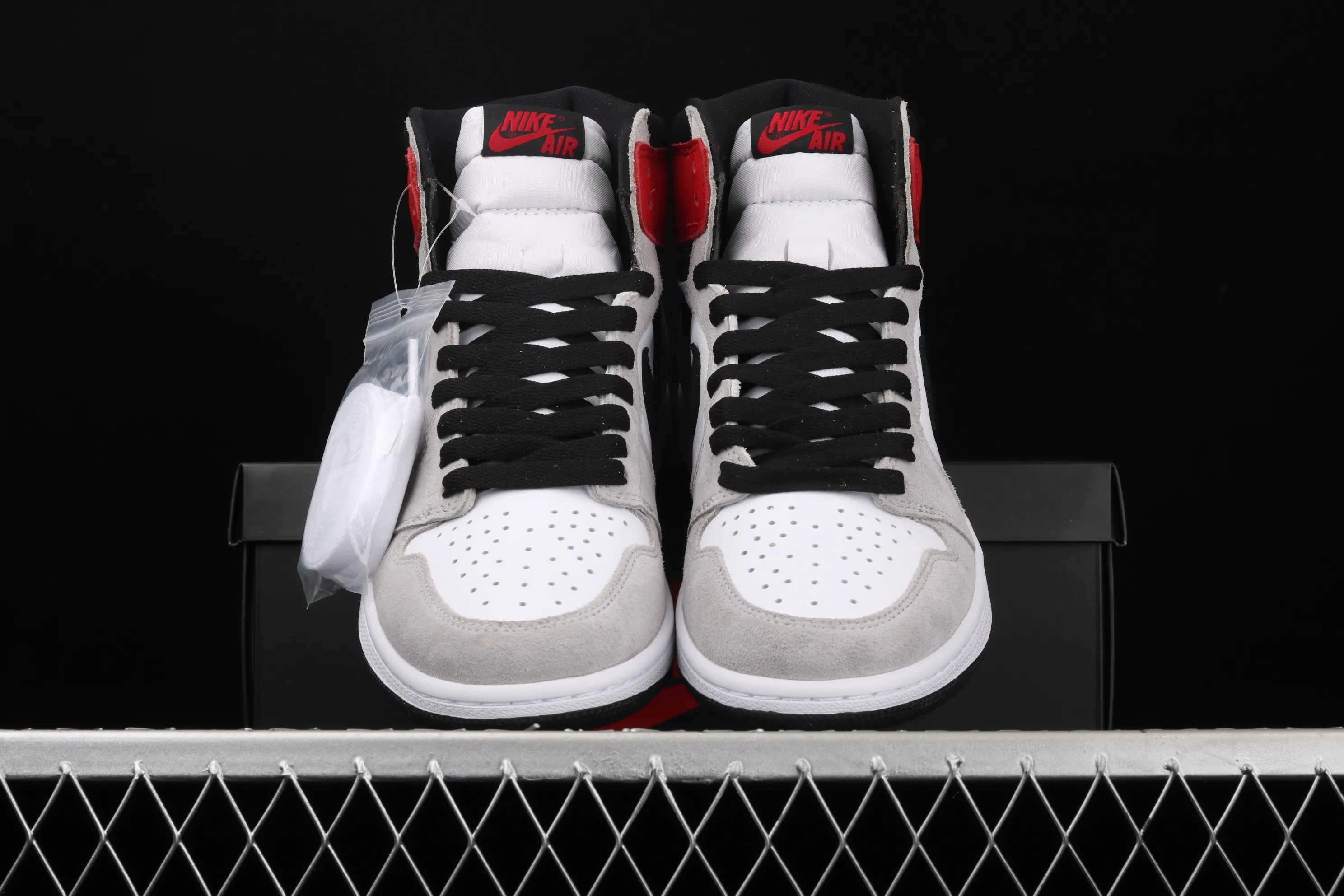 All categories Air Jordan Jordan series basketball shoes Air Jordan 1 High pure original version Air Jordan 1 Light Smoke Gray AJ1 Joe 1 light smoke gray 555088-126
